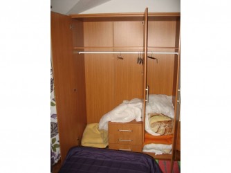 hotel-bedroom-storage